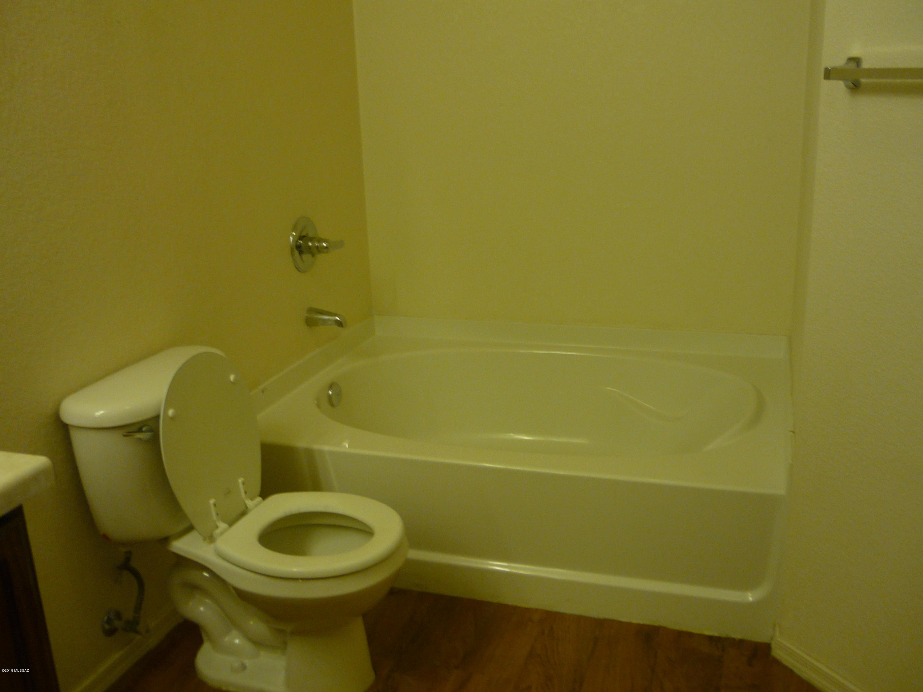 Riverhaven (1-373) - Residential Lease