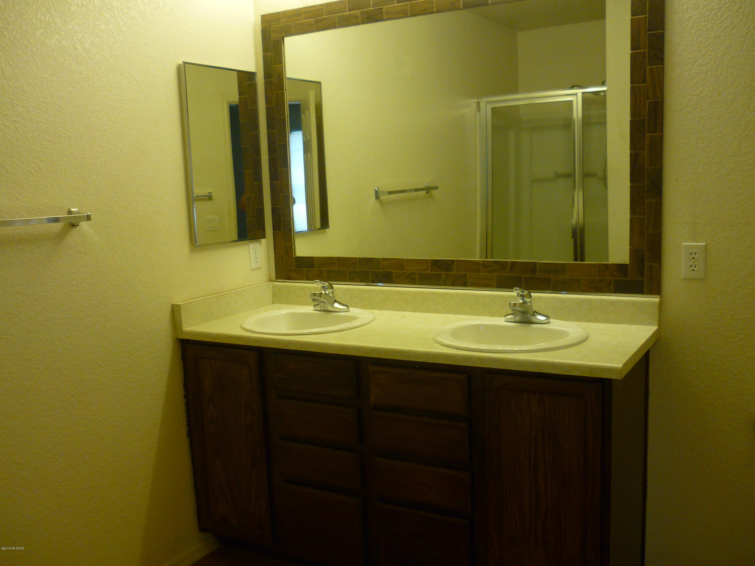 Riverhaven (1-373) - Residential Lease