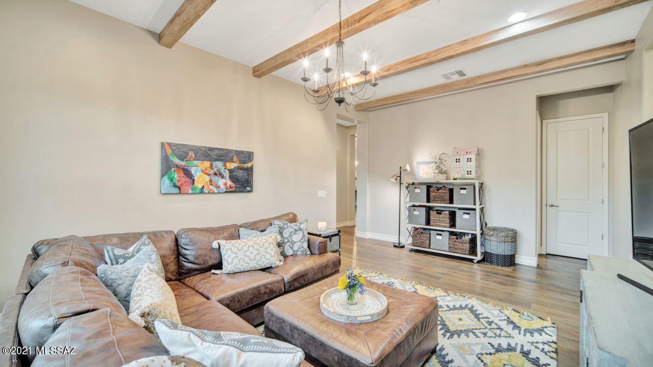 Sanctuary At Silverhawke - Residential