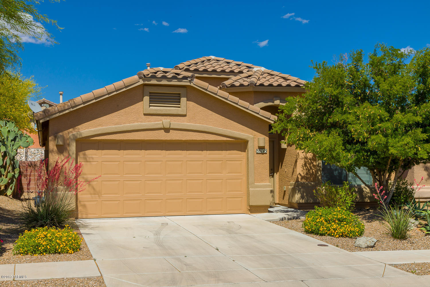 Beautiful Move in Ready! 4 Bedrm, 2 Bath 
(Jack & Jill Guest Bathroom),Formal Dining Rm, Living Rm combo. Inviting Eat in Kitchen, Corian Counters & Great Room w/Fireplace ~ make this the perfect home for entertaining friends and family!   Freshly Painted exterior.