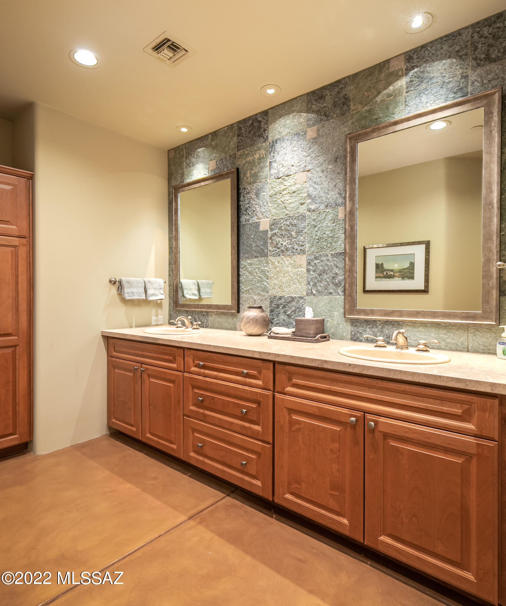 Honey Bee Ridge(The Estates At) - Residential