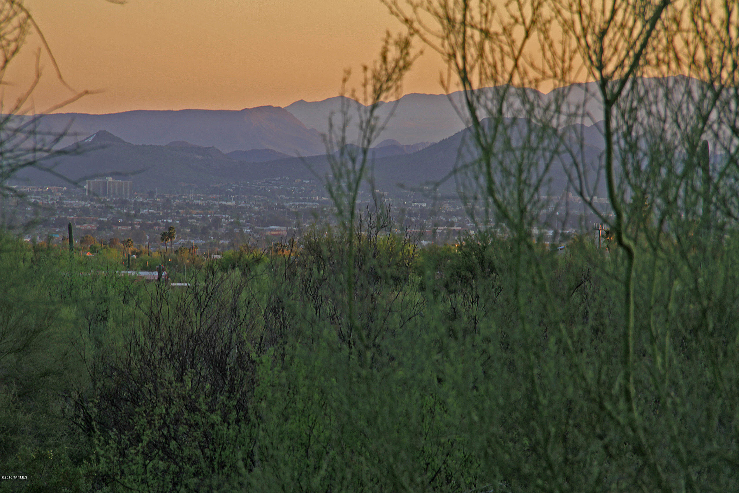 Montanas Ests - Land