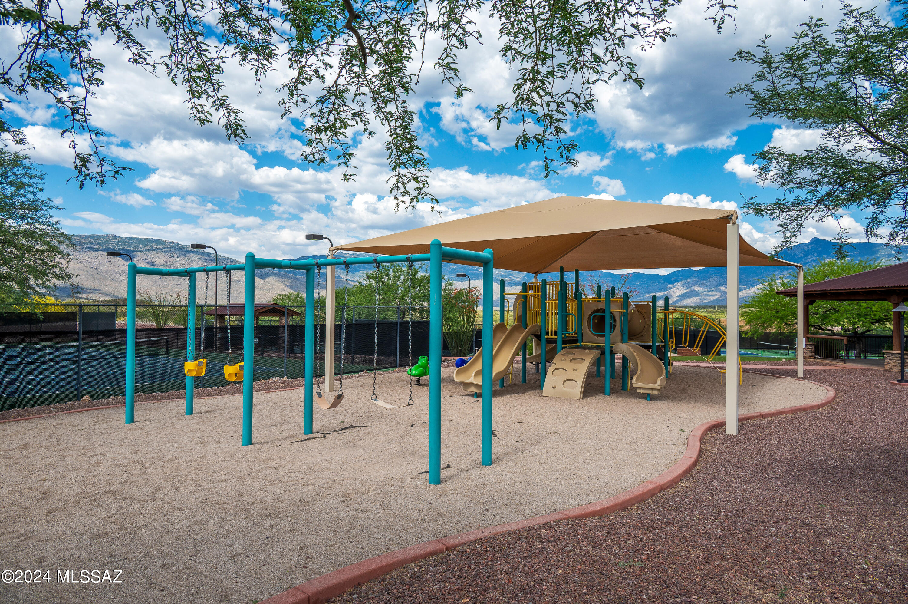 Coyote Creek (1-395) - Residential