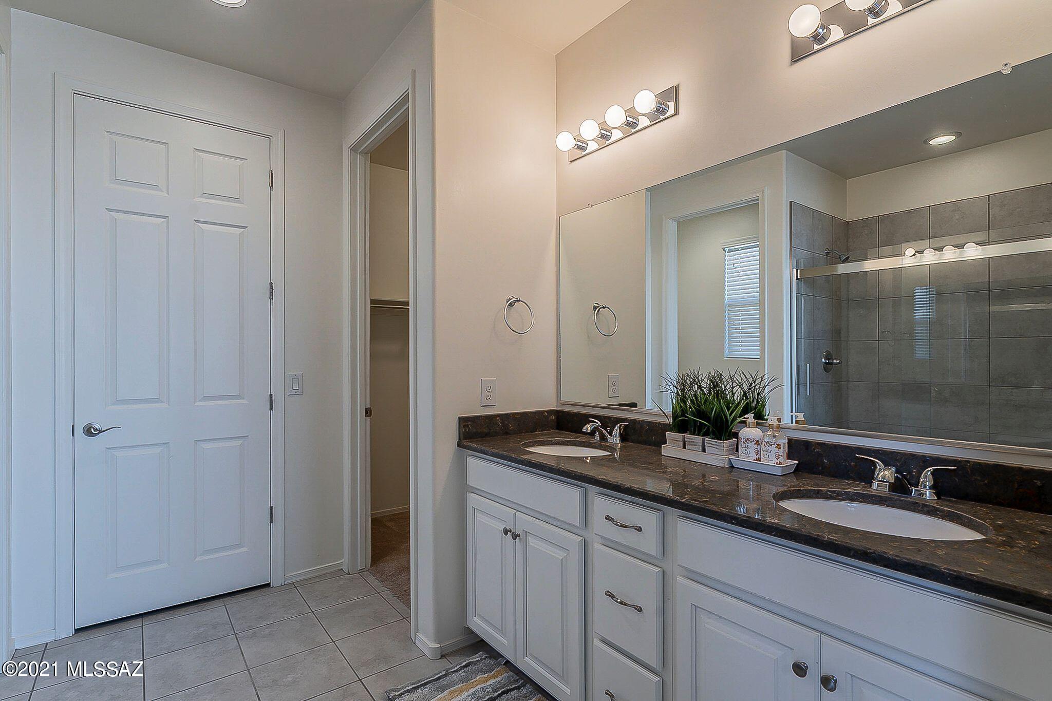 La Estancia De Tucson (1-330) - Residential
