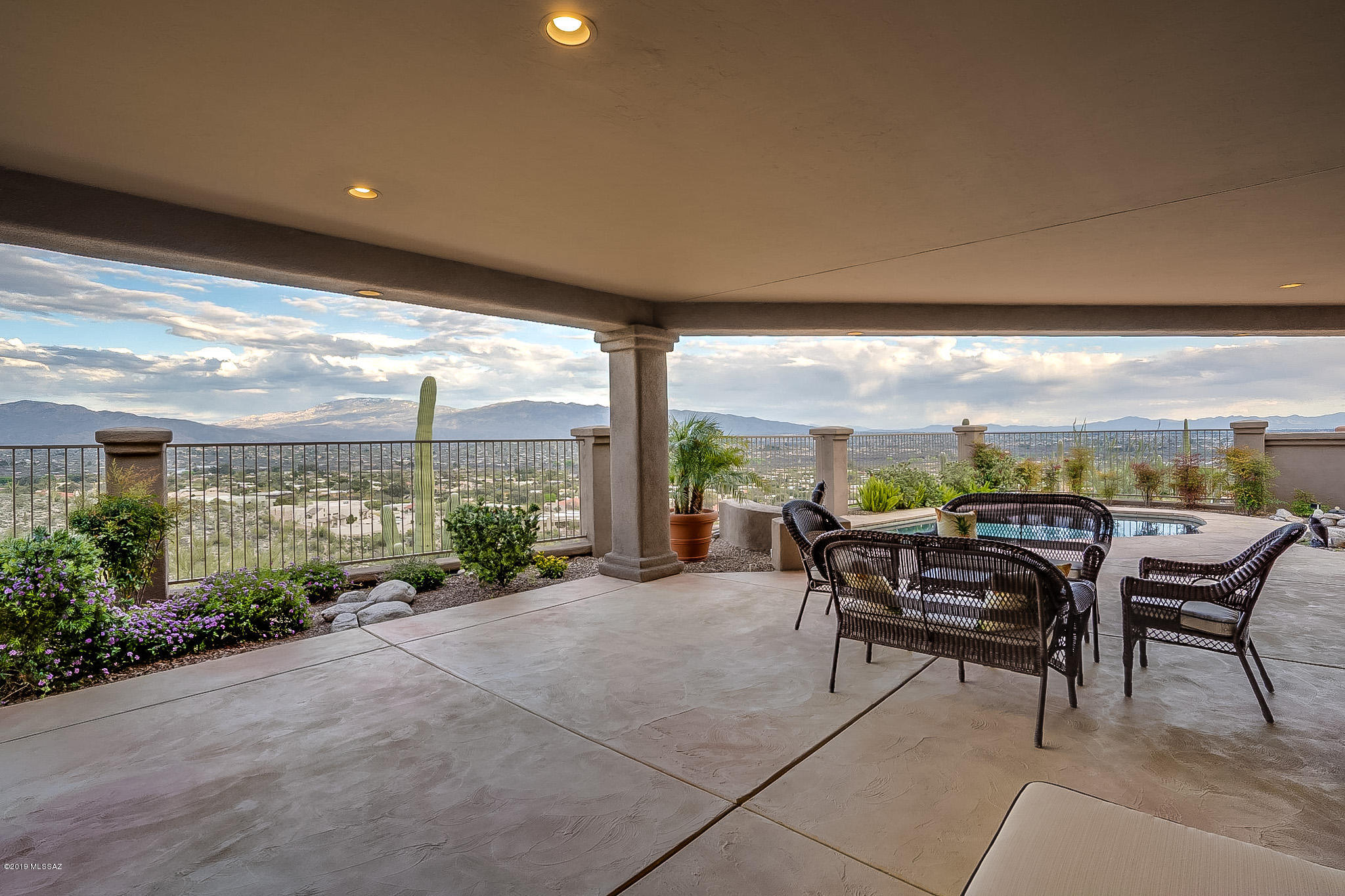 Sabino Mountain (1-290) - Residential
