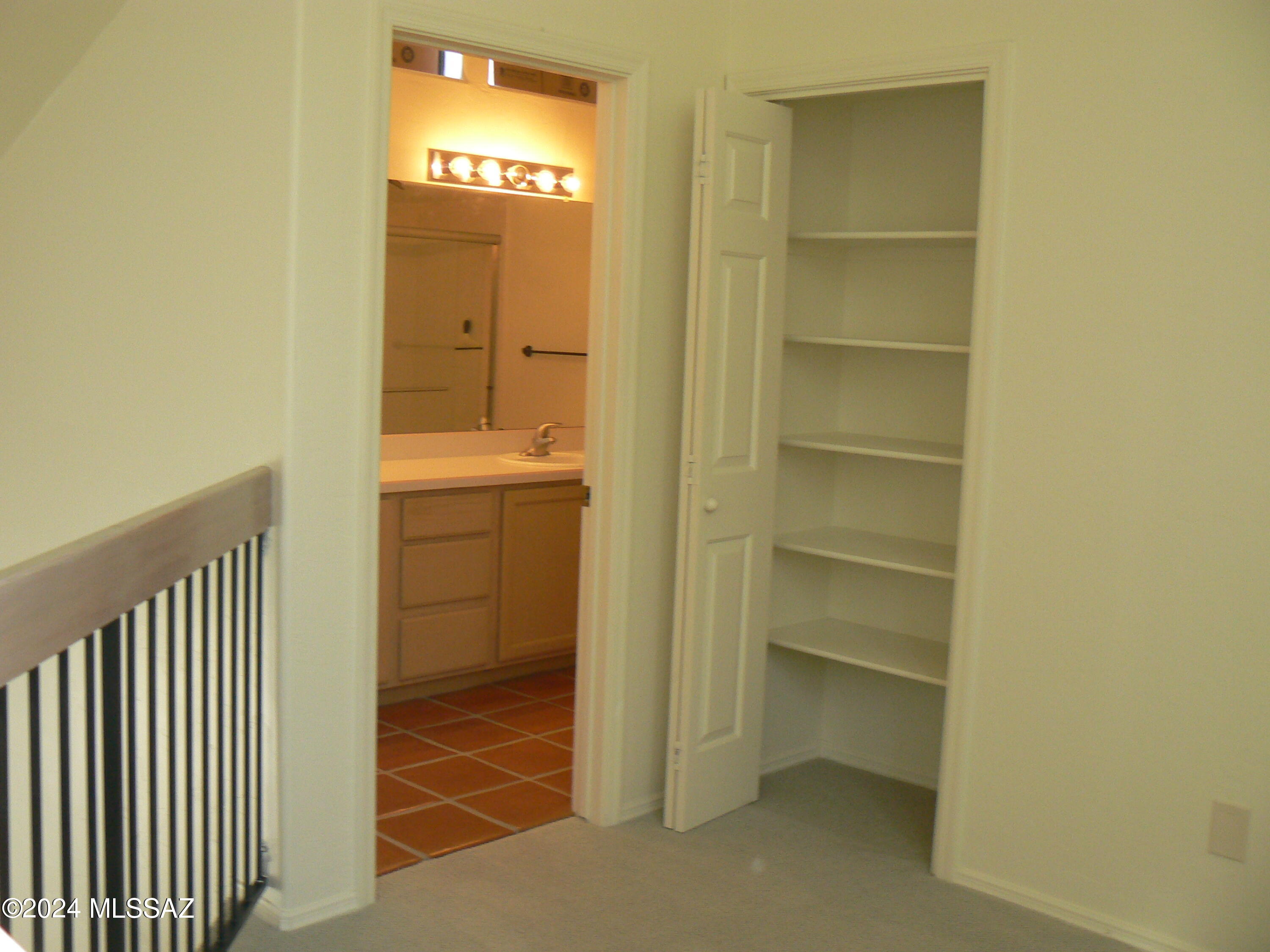 Ventana De Sabino North (1-127) - Residential