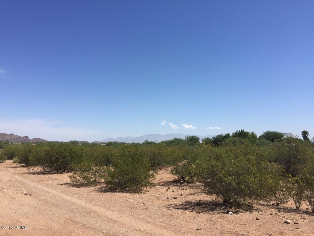 Single Building Lot with Gas, Water and Electric available. Seller will consider all cash offers!