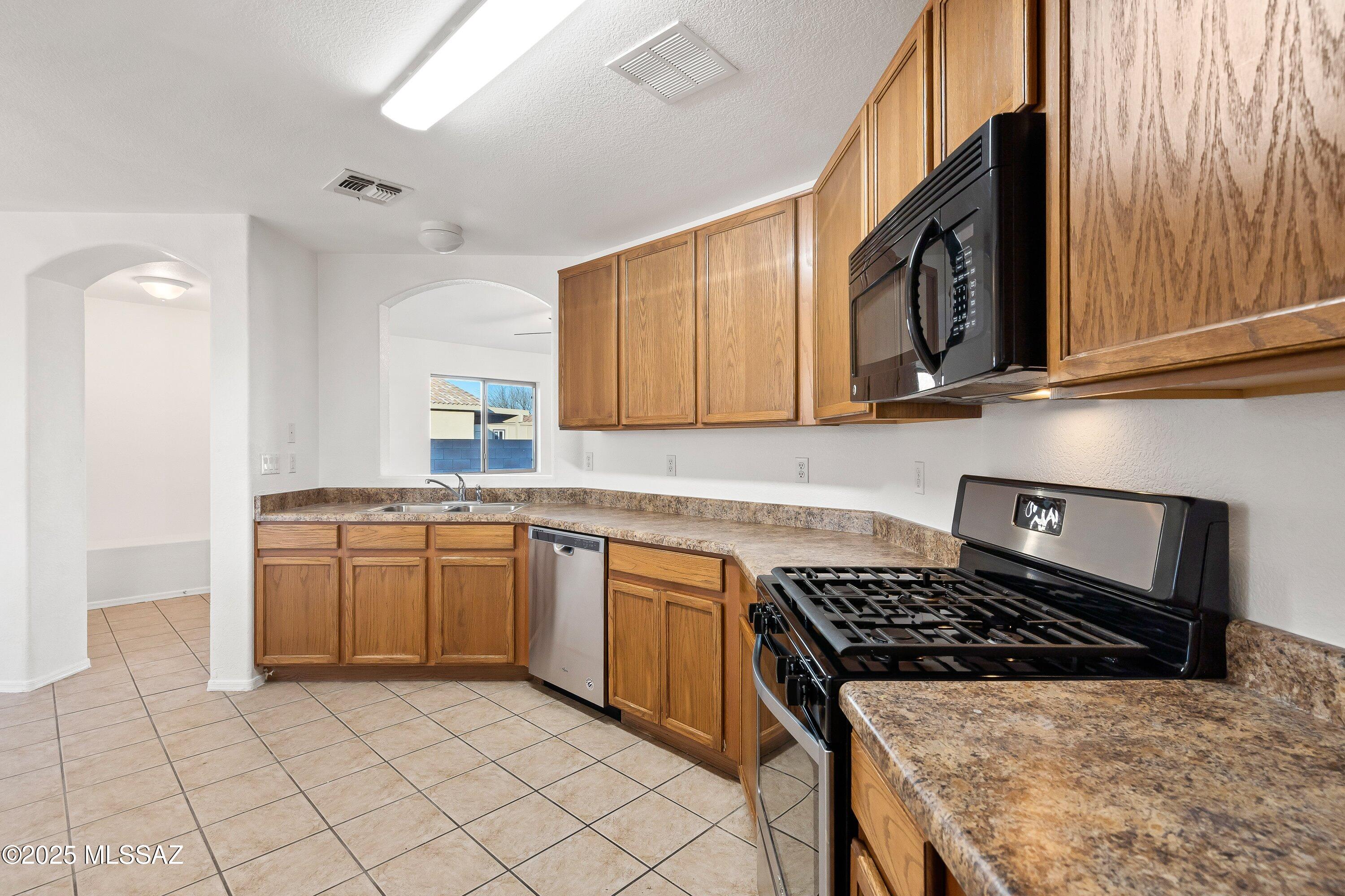 Camino Verde Estates II (1-204) - Residential Lease