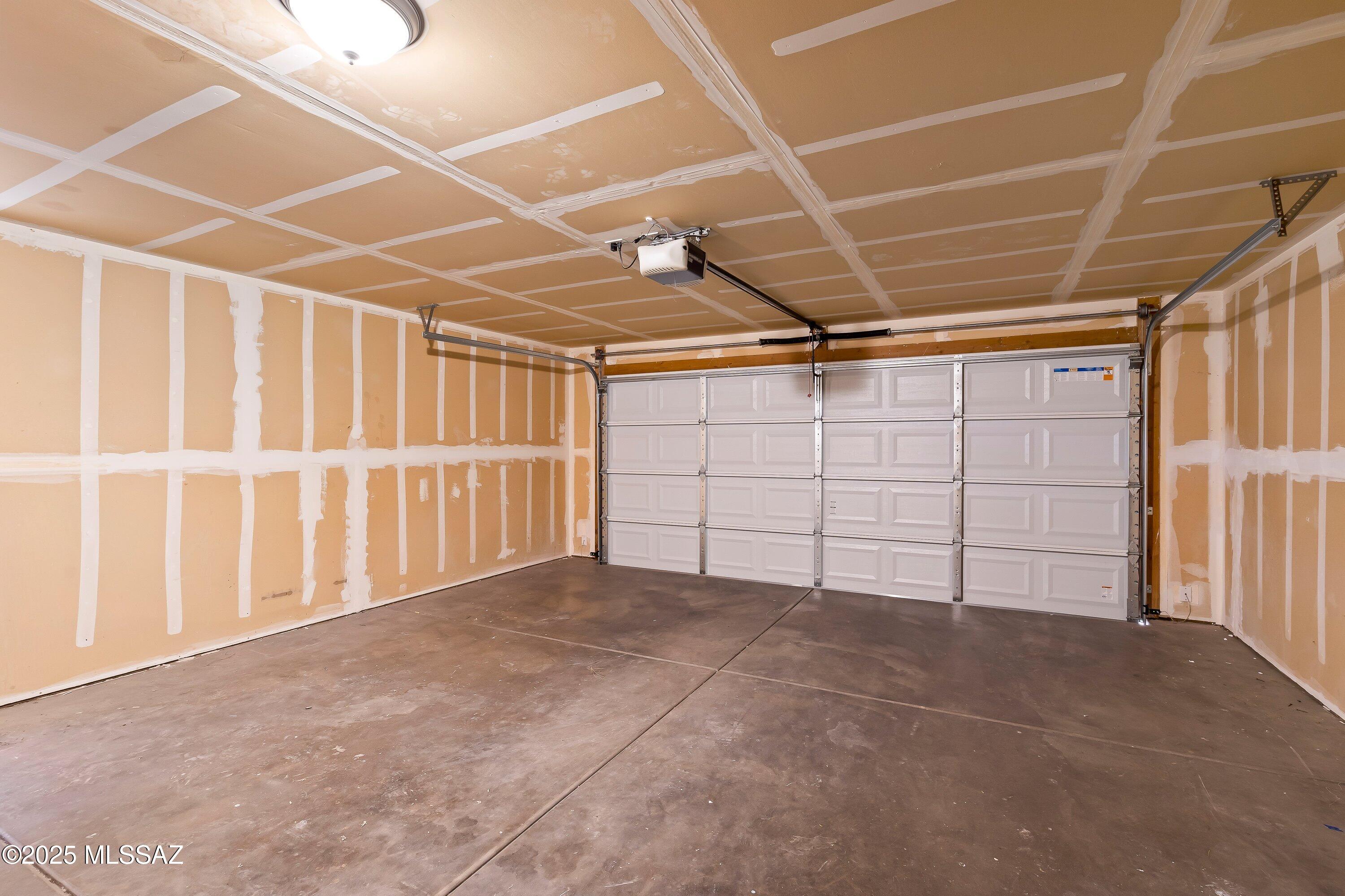 Camino Verde Estates II (1-204) - Residential Lease