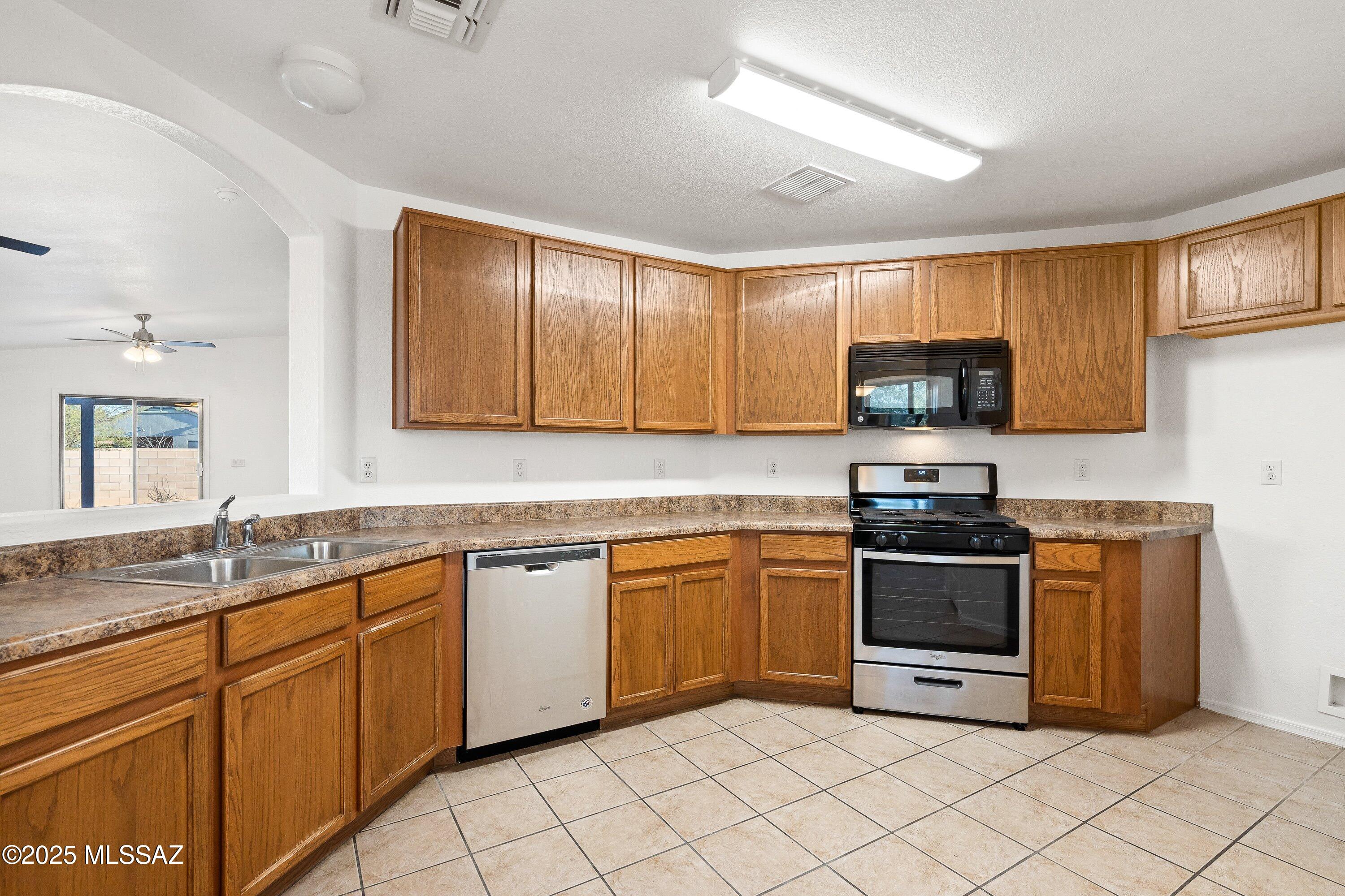 Camino Verde Estates II (1-204) - Residential Lease