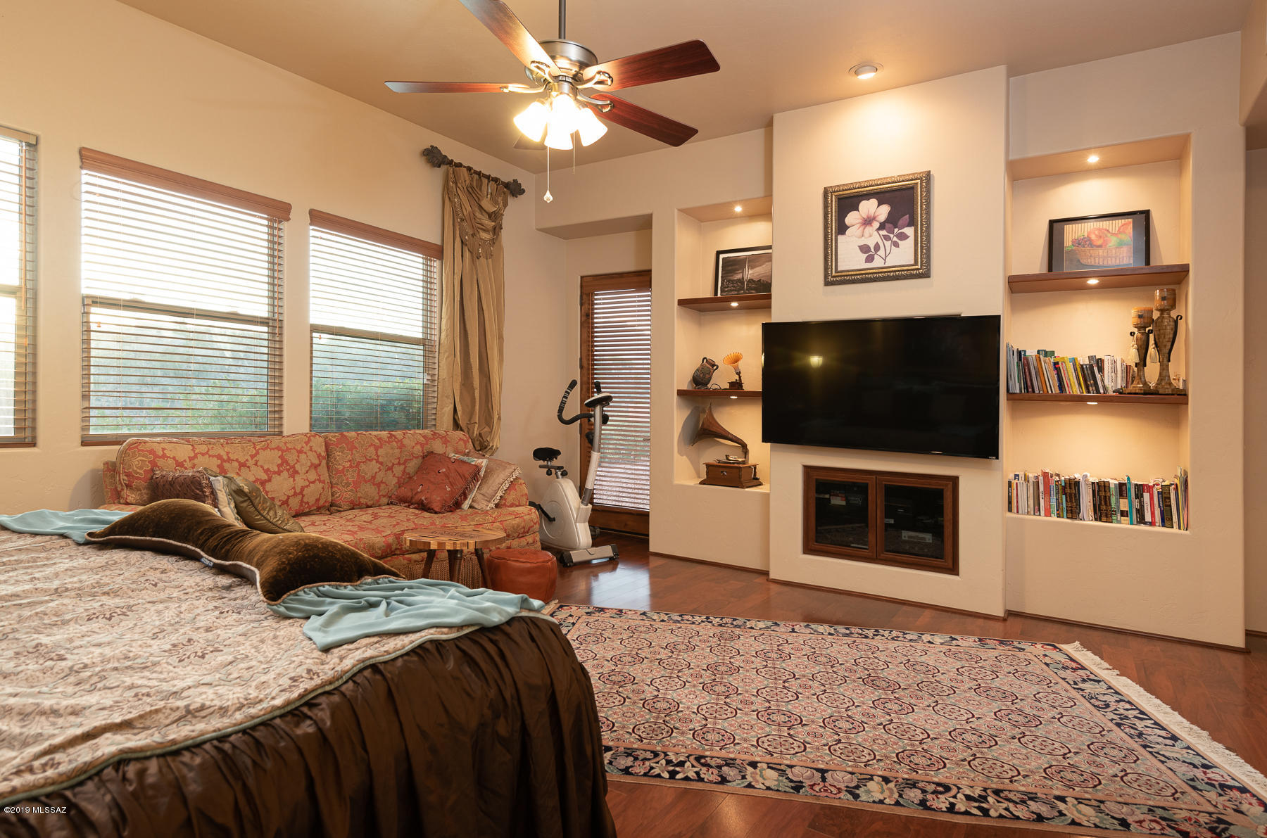 Sabino Mountain (1-290) - Residential