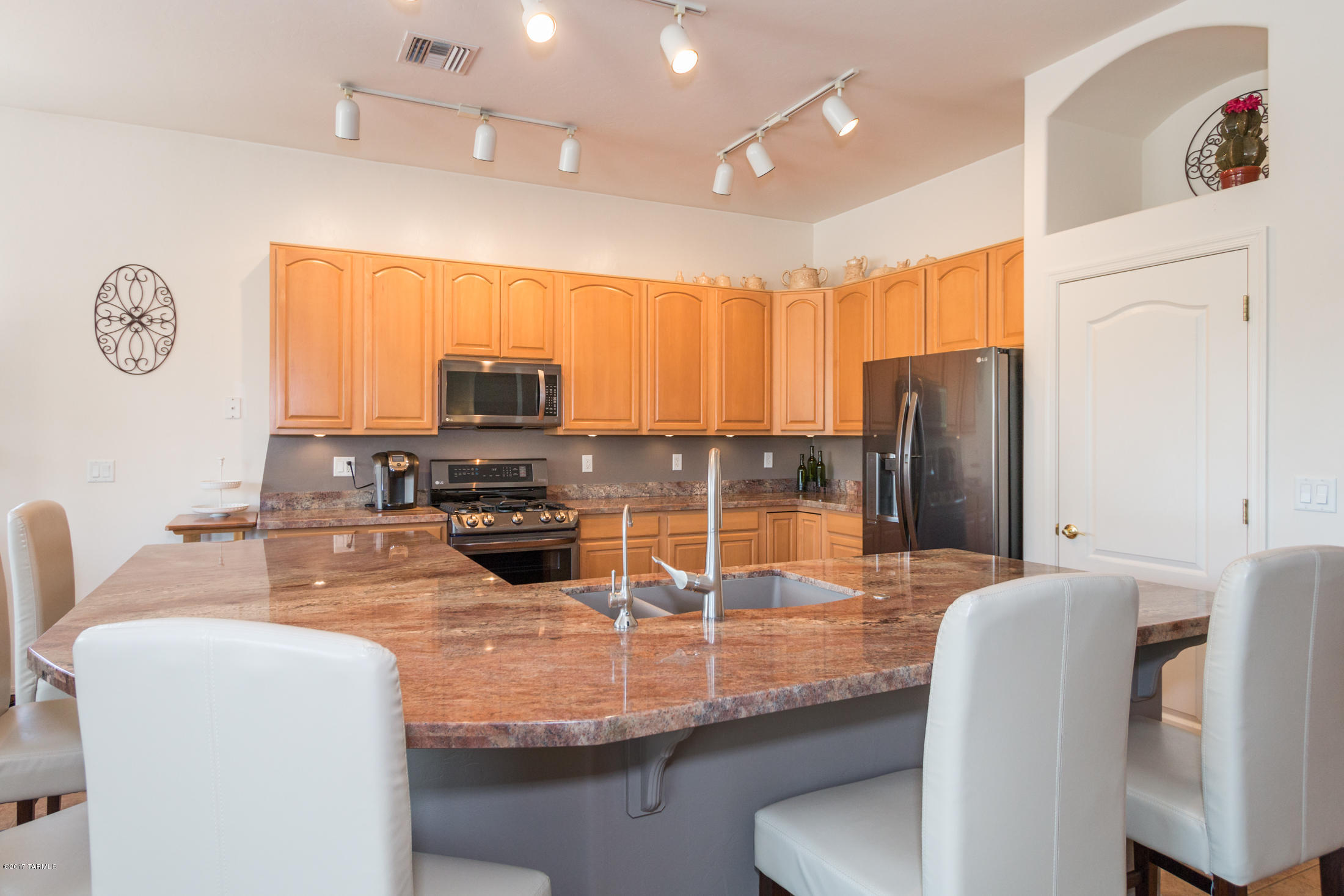Continental Reserve Blk. 10 (1-69) - Residential