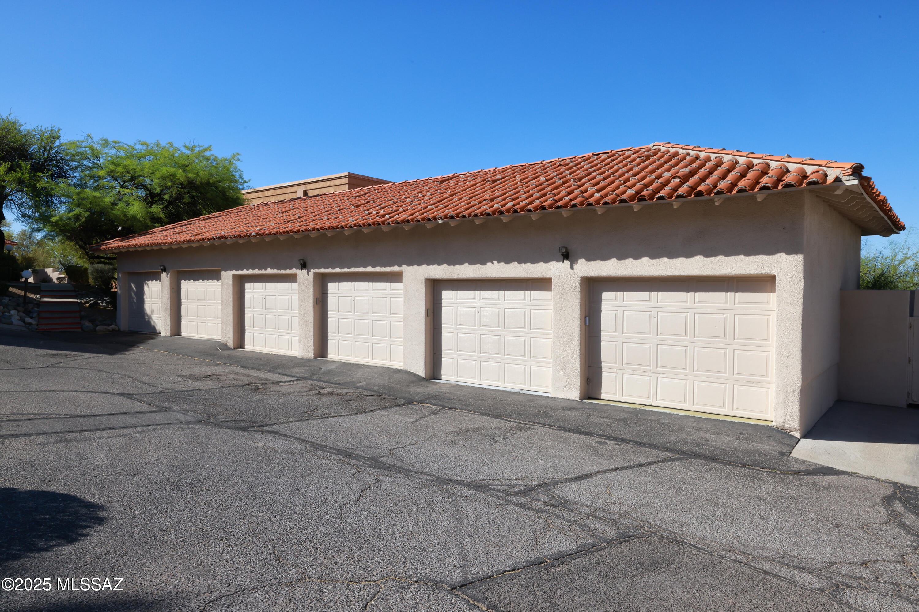 Condos At La Paloma (The) - Residential