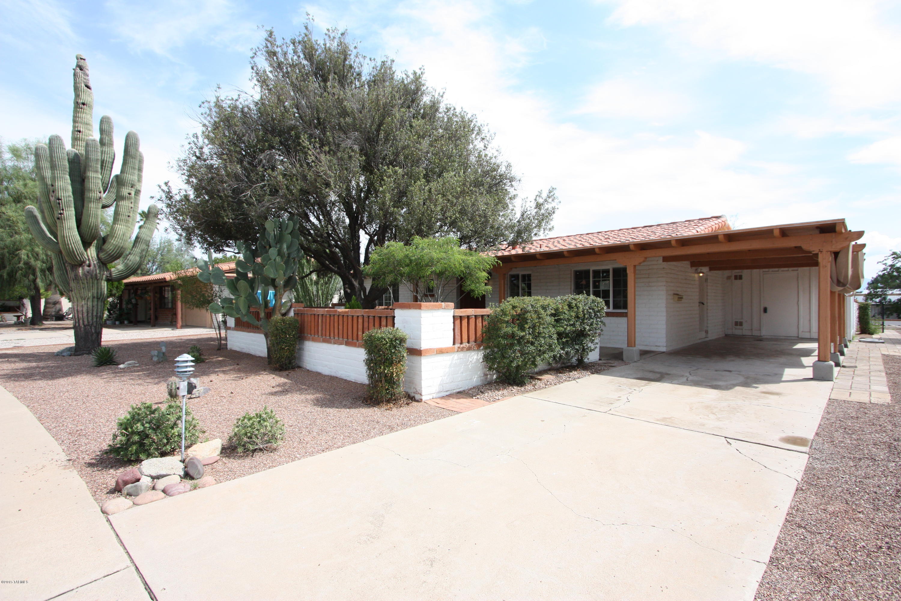 Seller will accept or counter offers between $96,500 and $103,500. Remodeled 3 bedroom 2 bathroom Green Valley gem!