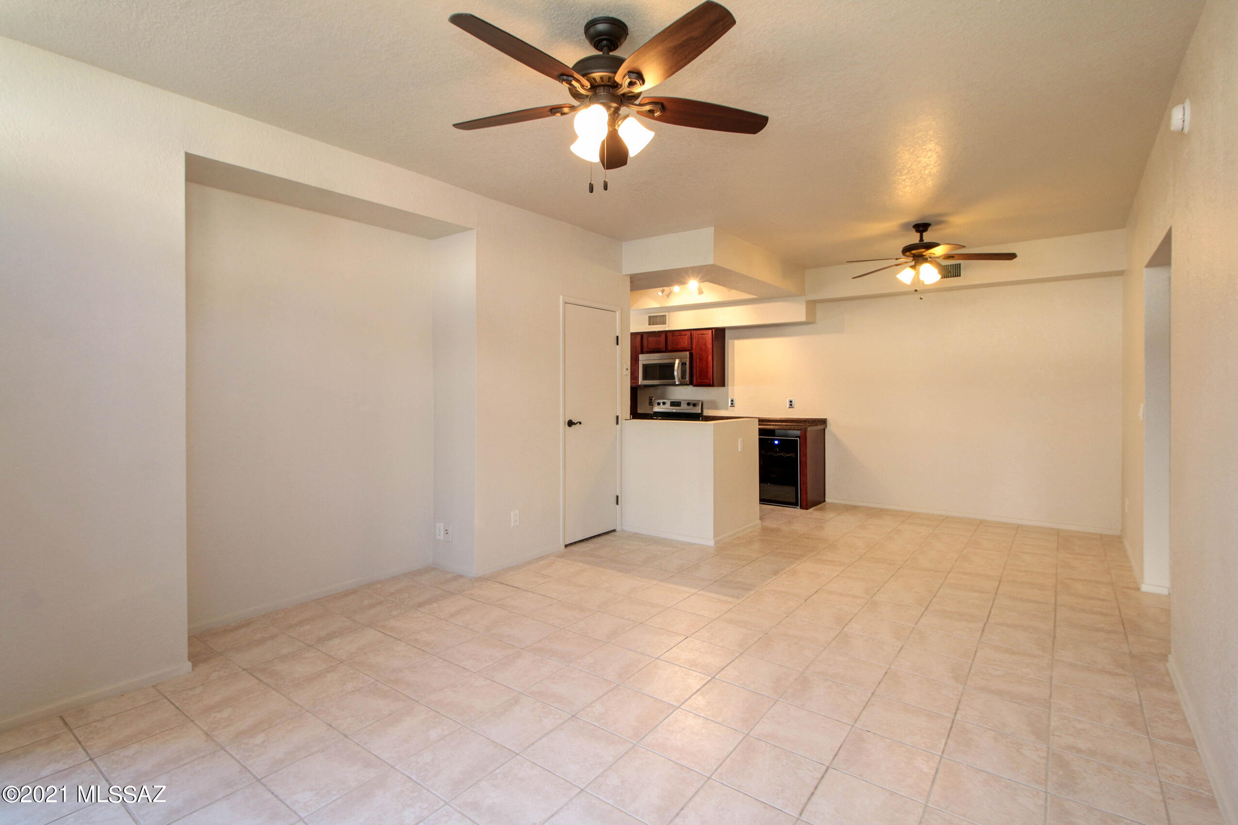 Summertree Condominiums (1-224) - Residential Lease