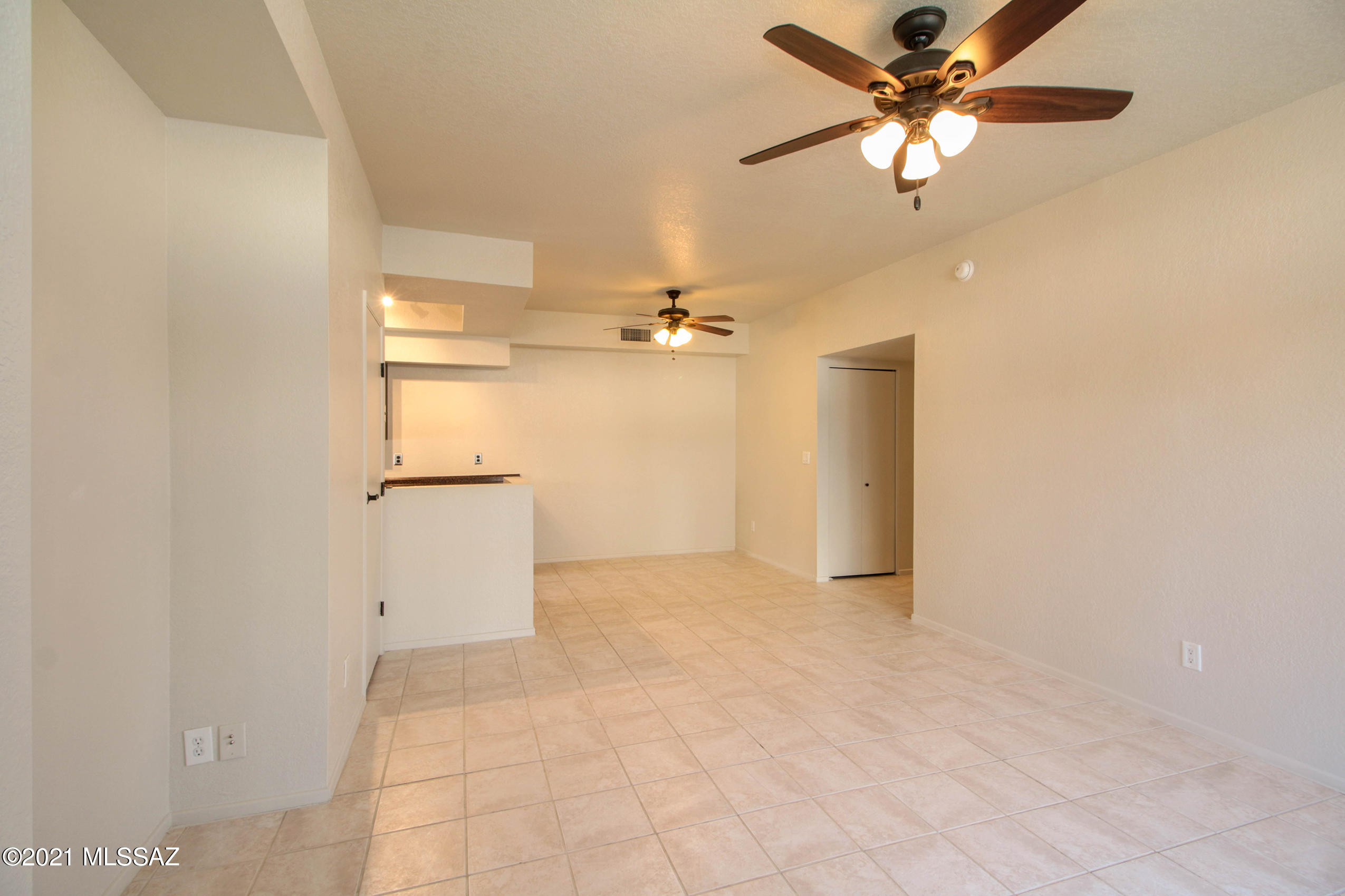 Please call Rob Alvarez @520.661.8657 for more information.

Beautiful 2bed/2bath condo located on the east side of town. Great location, close to shopping, restaurants, bus lines, entertainment and fabulous Udall park.