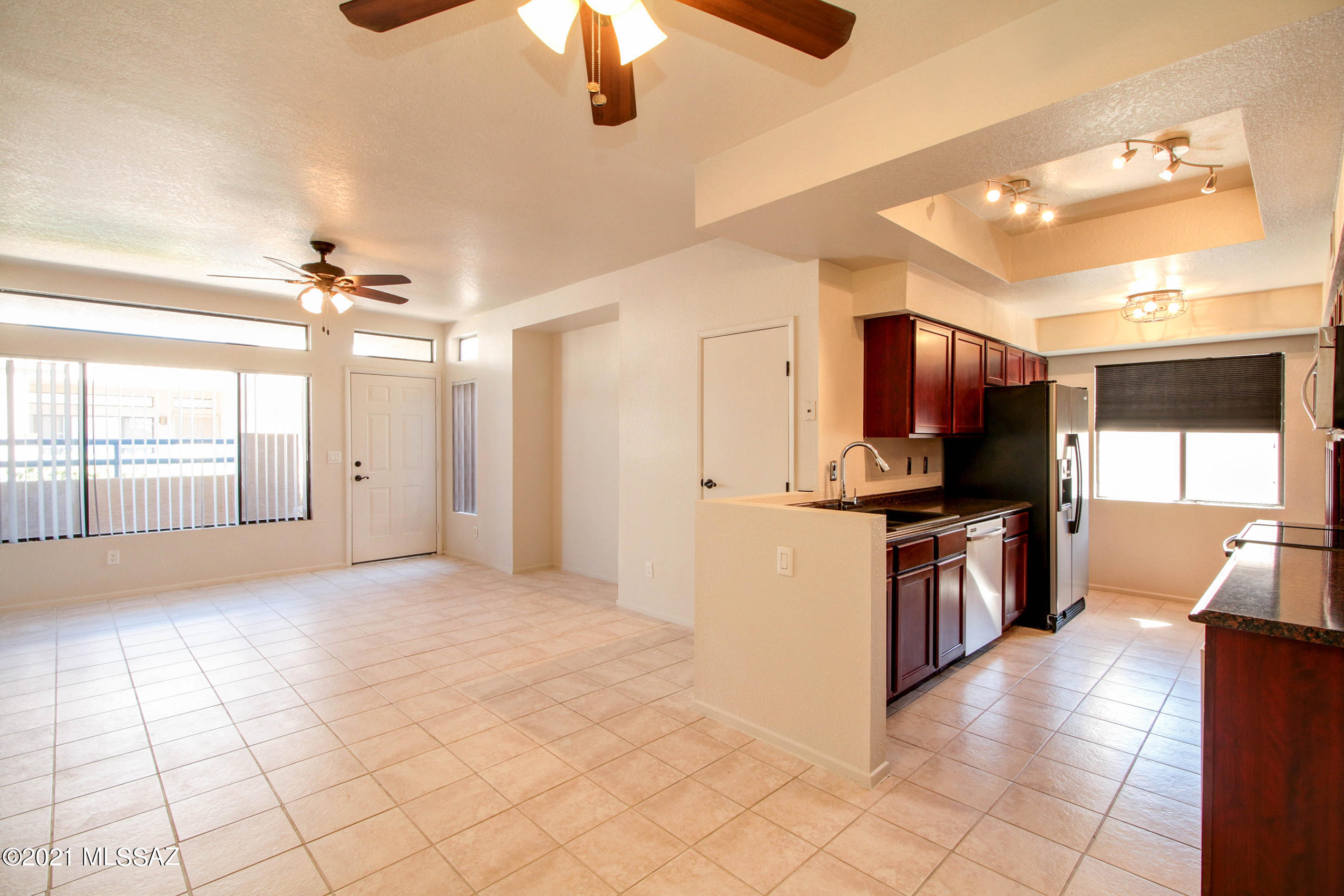 Summertree Condominiums (1-224) - Residential Lease
