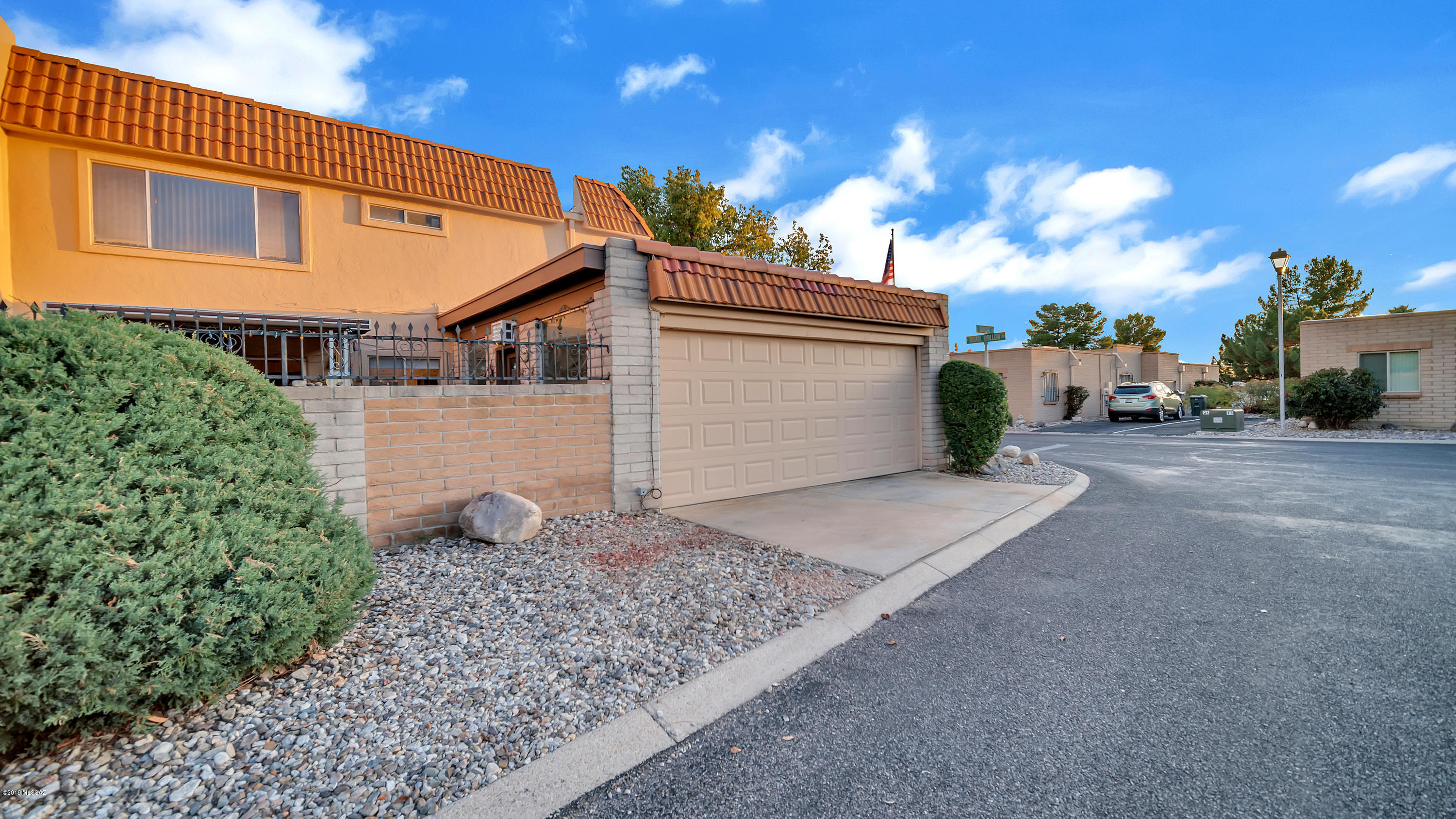Rolling Hills Villas NO. 2 - Residential