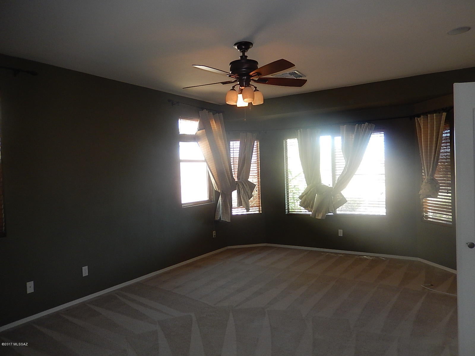 Somerset Canyon Neighborhood 10, Par. X,Y - Residential Lease