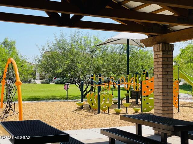 La Estancia De Tucson (1-330) - Residential Lease