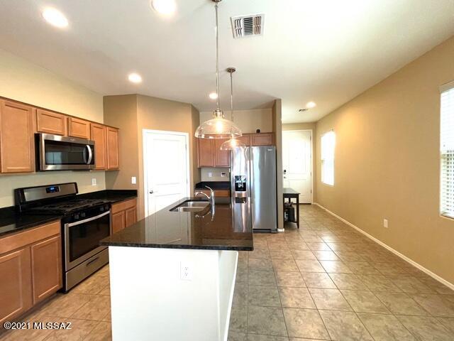 La Estancia De Tucson (1-330) - Residential Lease