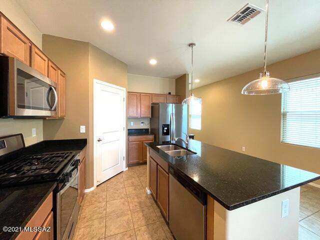 La Estancia De Tucson (1-330) - Residential Lease