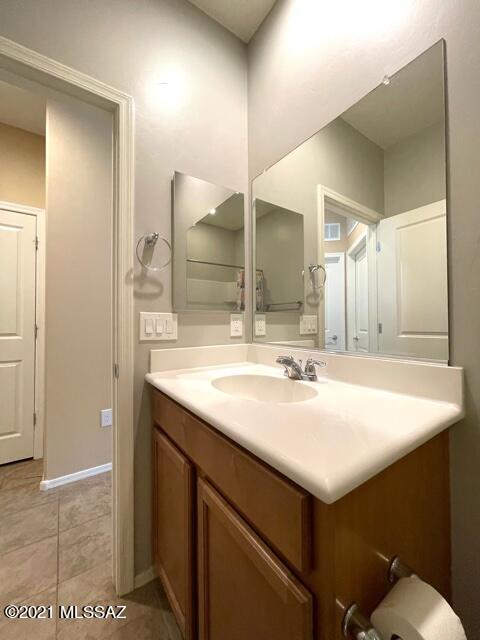 La Estancia De Tucson (1-330) - Residential Lease