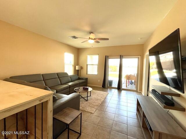 La Estancia De Tucson (1-330) - Residential Lease
