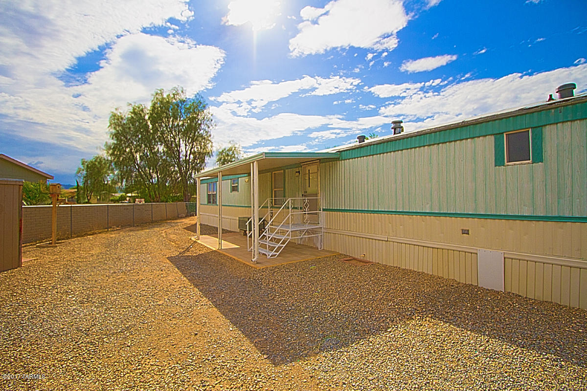 Flowing Wells Schools! Well cared home at the most affordable price!  Own this 3bd 2ba, open floorplan, air conditioning, clean, freshly painted, nice cul-de-sac lot. Ready to move into!