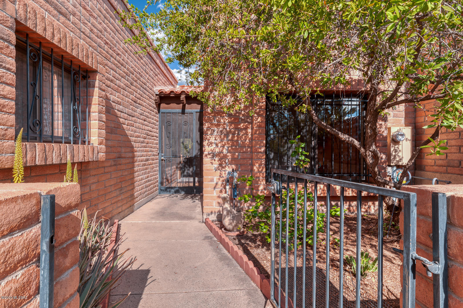 La Cholla Hills(1-313) - Residential