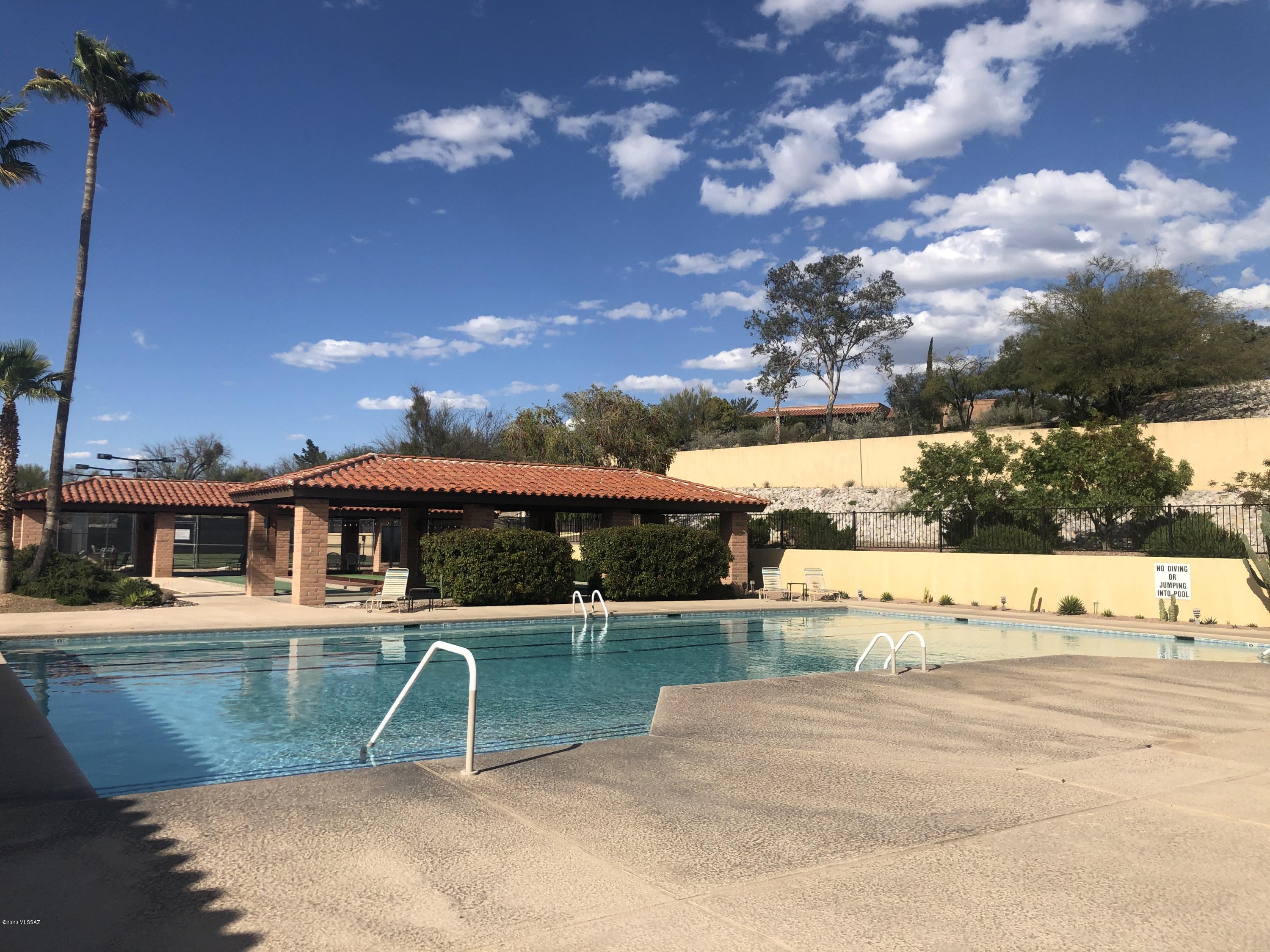 La Cholla Hills(1-313) - Residential