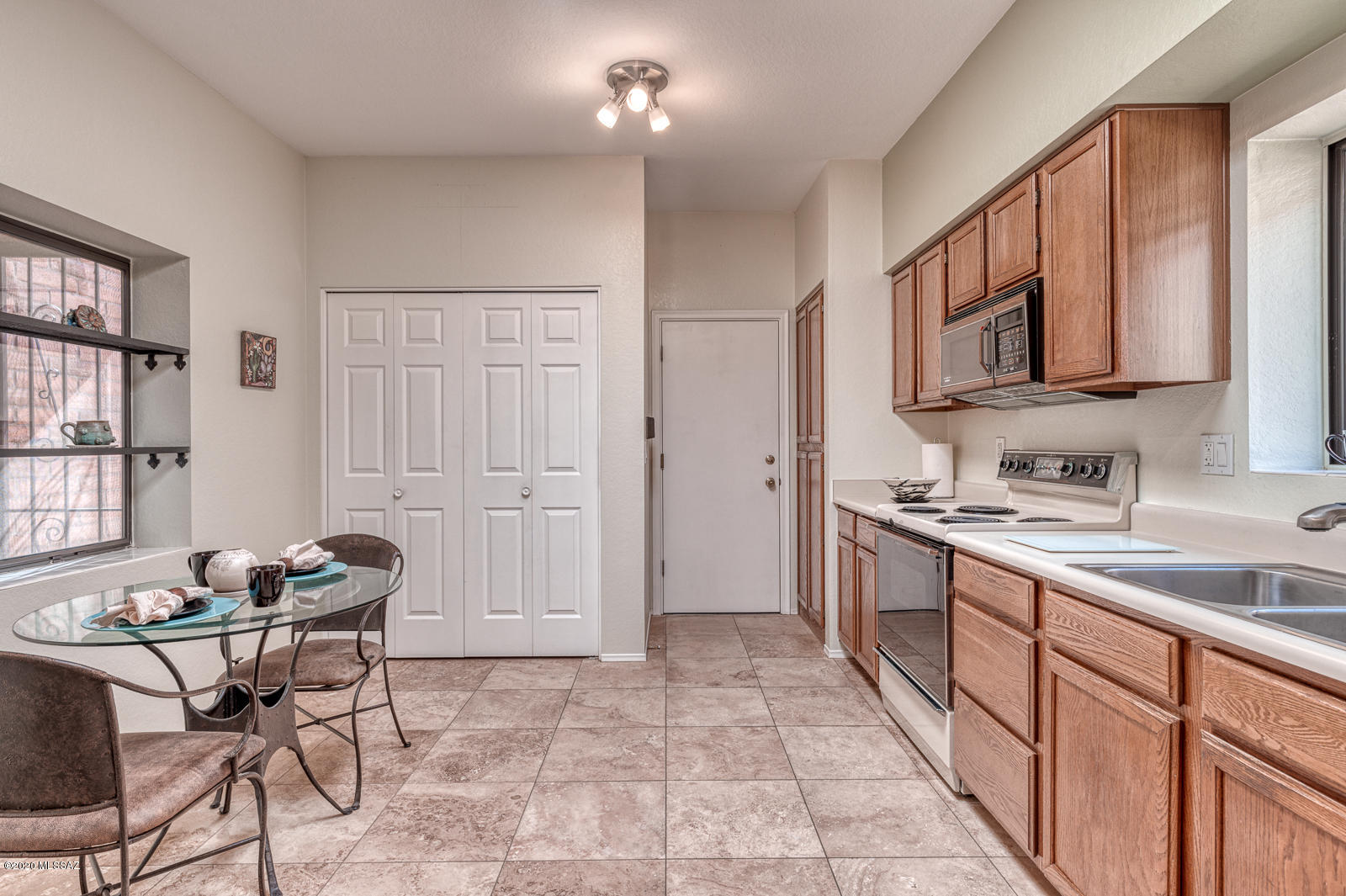 La Cholla Hills(1-313) - Residential
