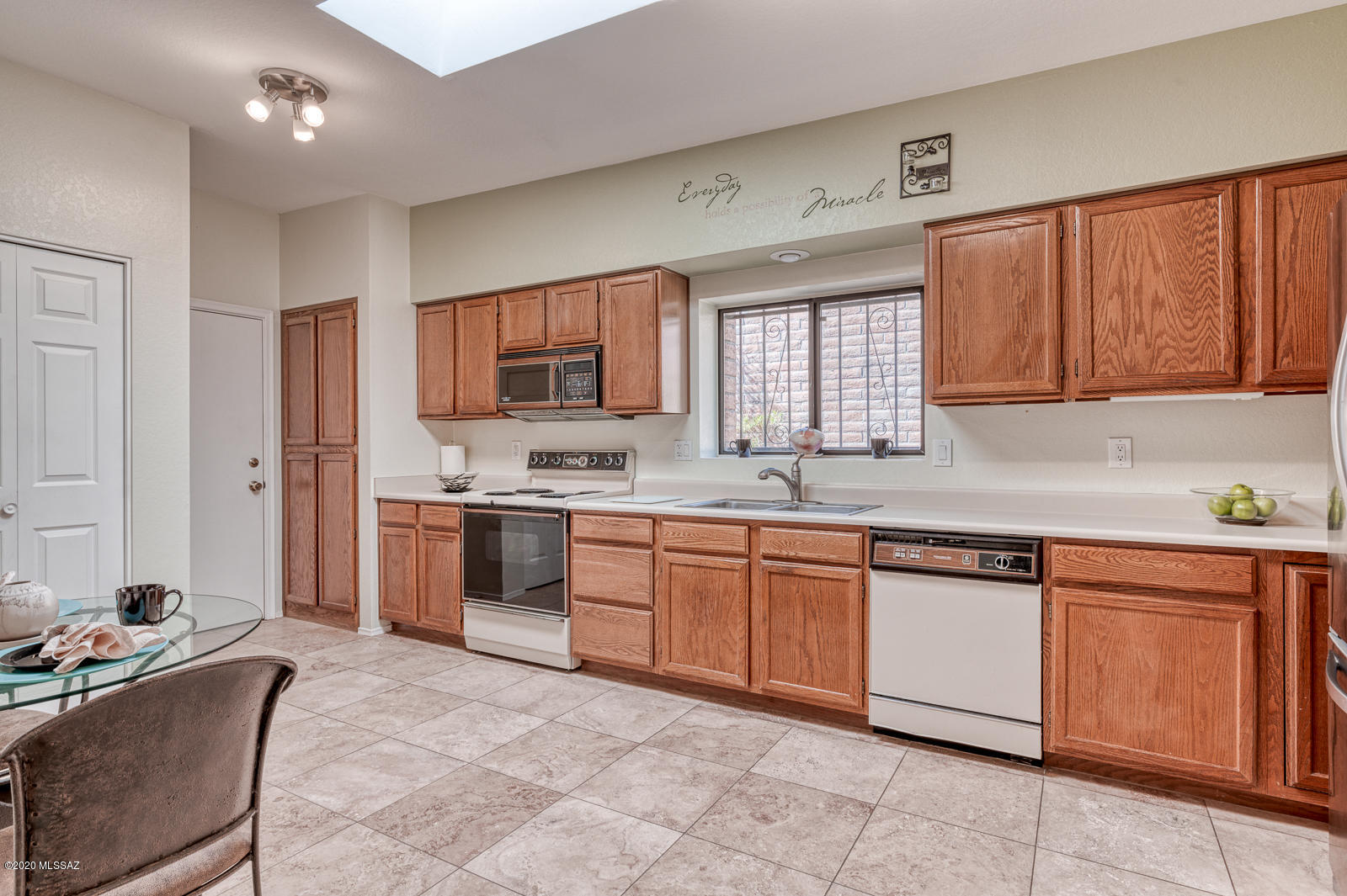 La Cholla Hills(1-313) - Residential