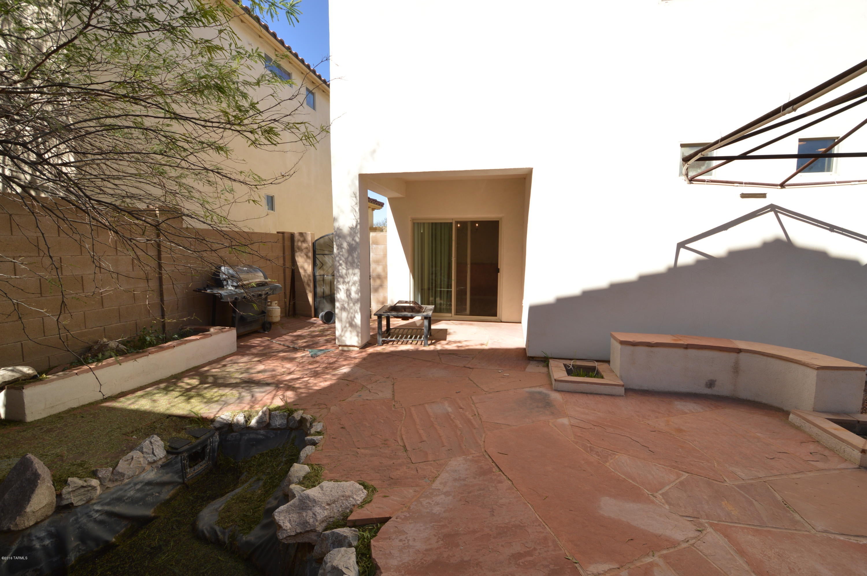 Presidio De Madrid (1-139) - Residential Lease