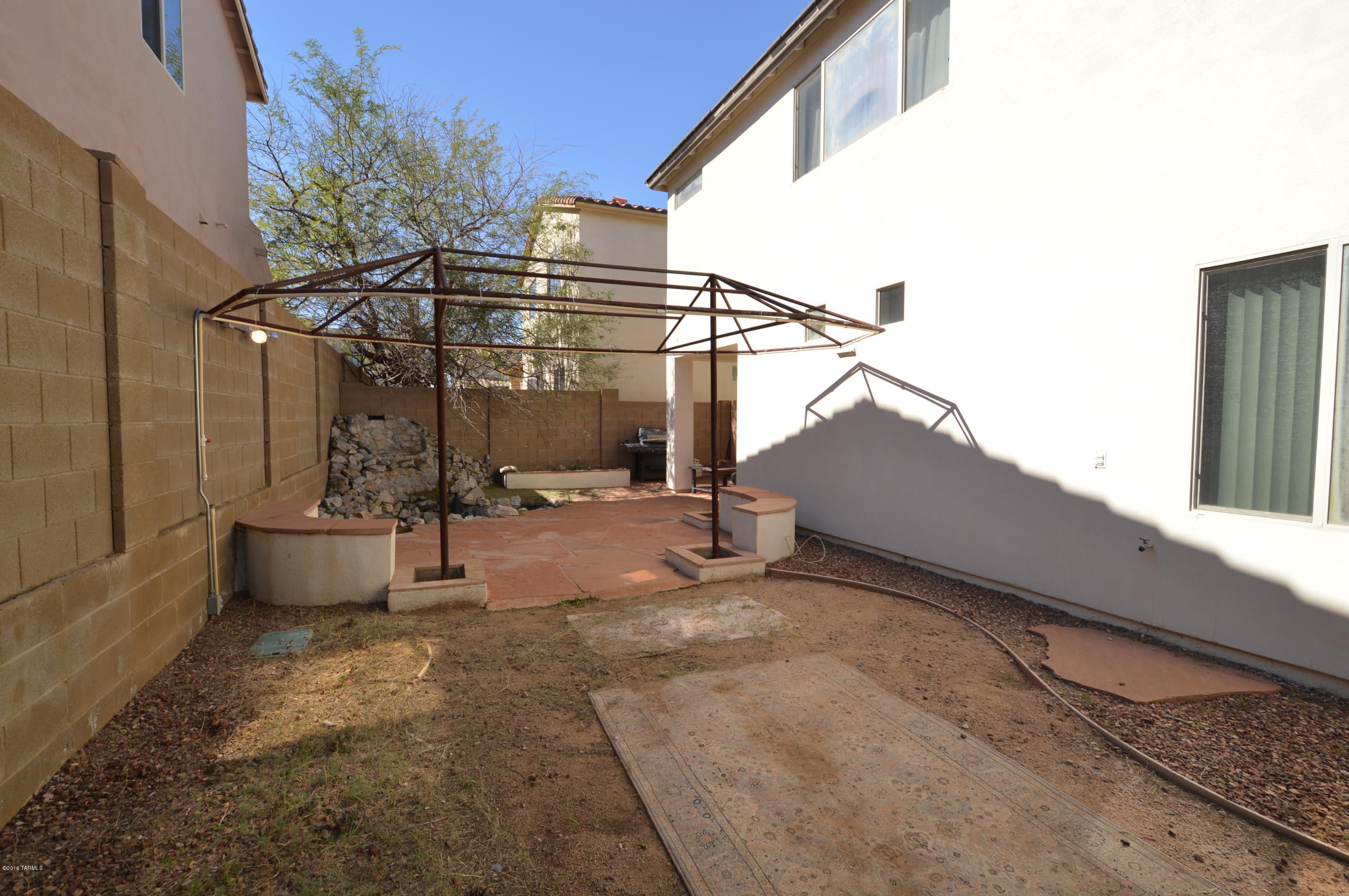 Presidio De Madrid (1-139) - Residential Lease