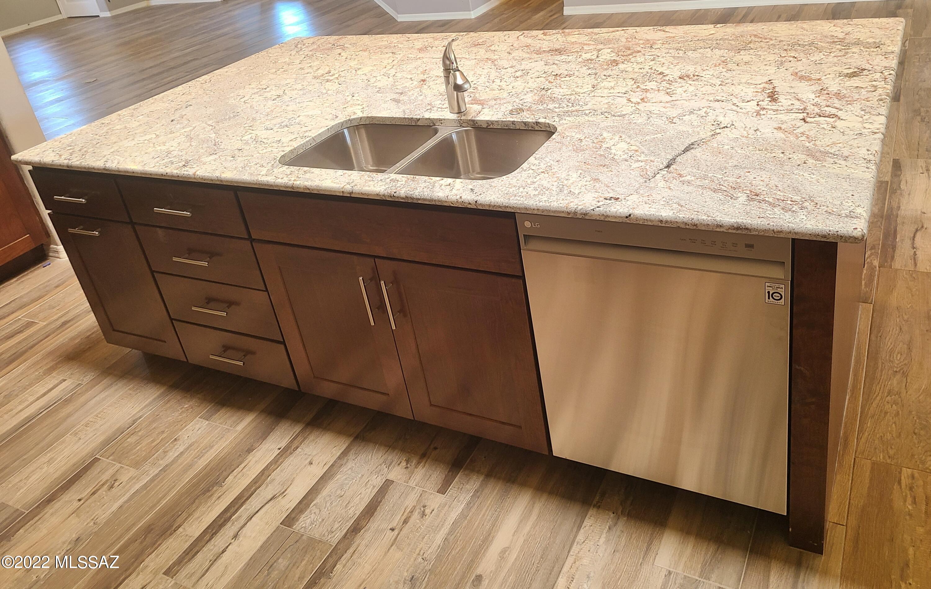 Coyote Creek (1-395) - Residential