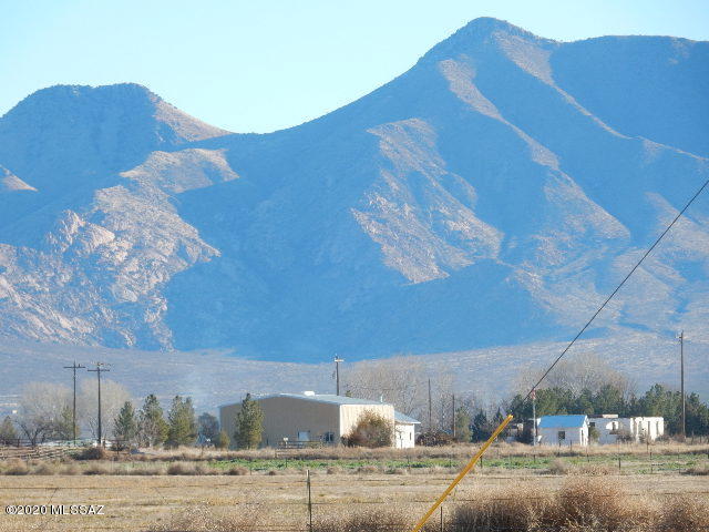 80 acres with Metal building with one bedroom one bath  apartment