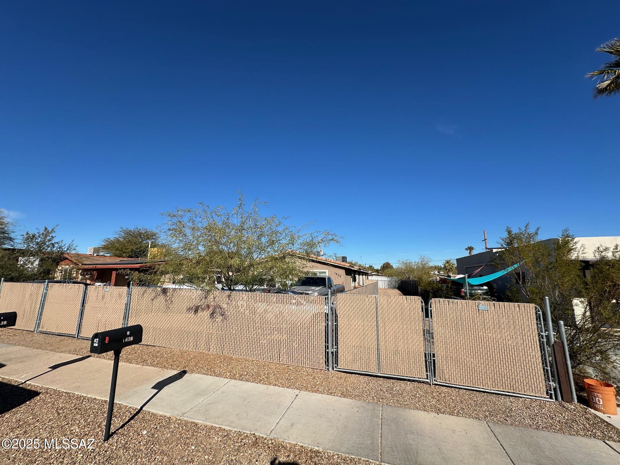 El Rio Park - Residential Lease