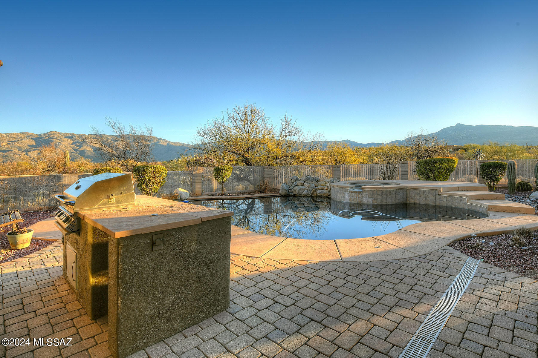 Coyote Creek (1-395) - Residential