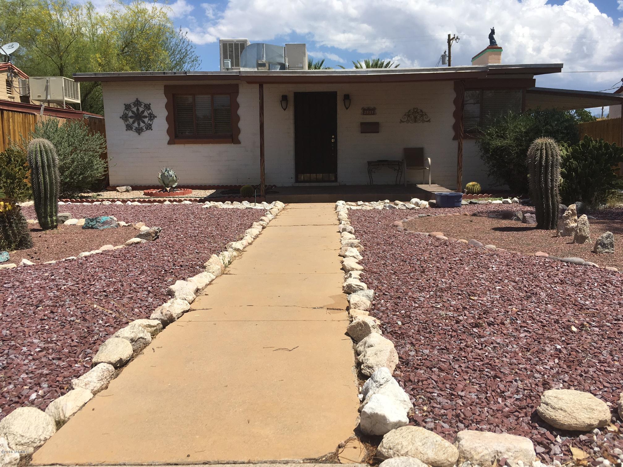 Country Club Manor - Residential Lease