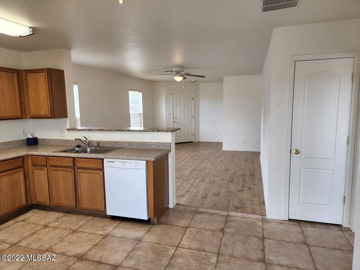 Pantano Ridge (1-123) - Residential Lease