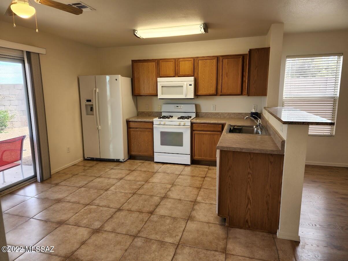 Pantano Ridge (1-123) - Residential Lease