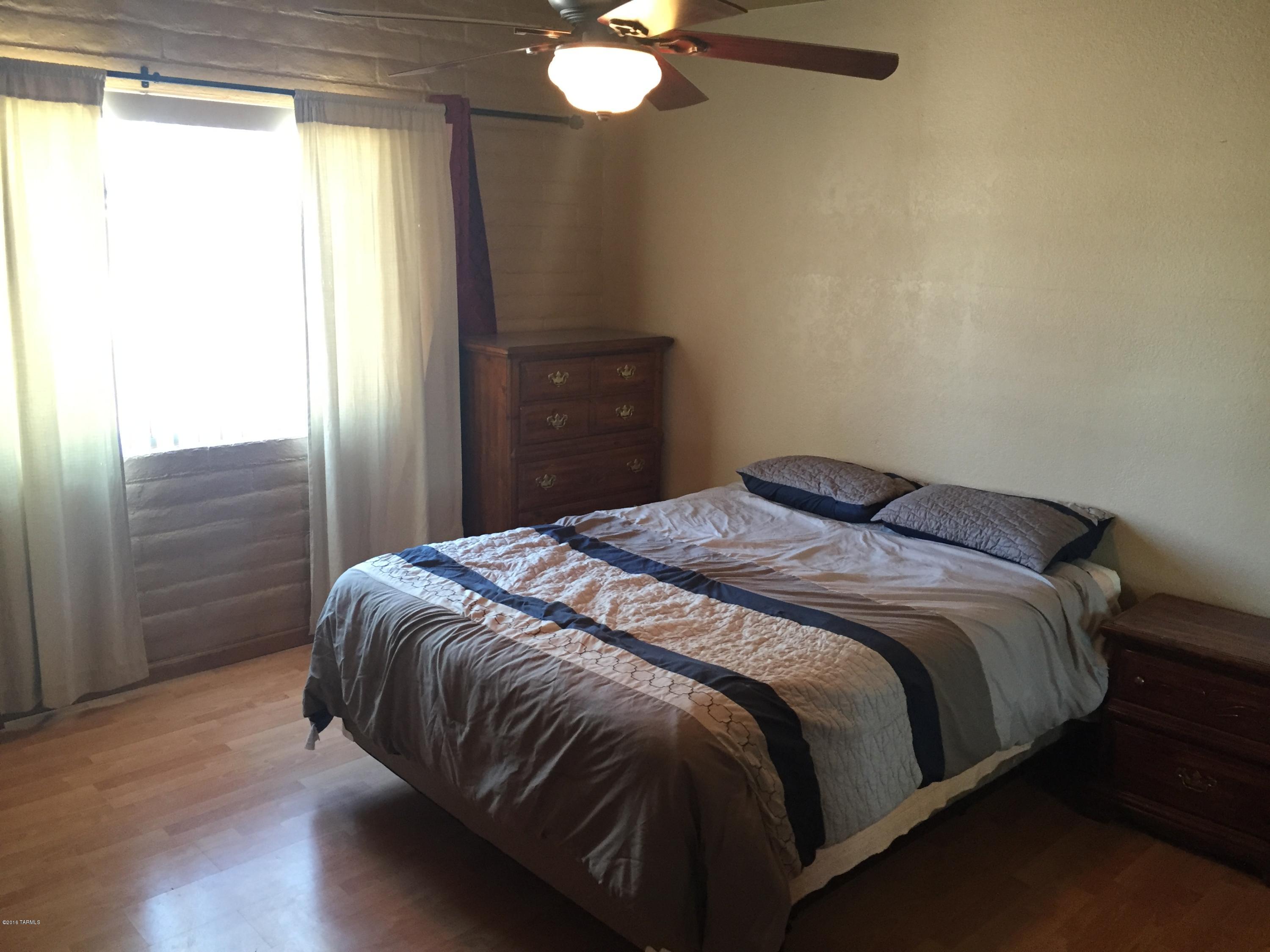 Broadway East (1-112) - Residential