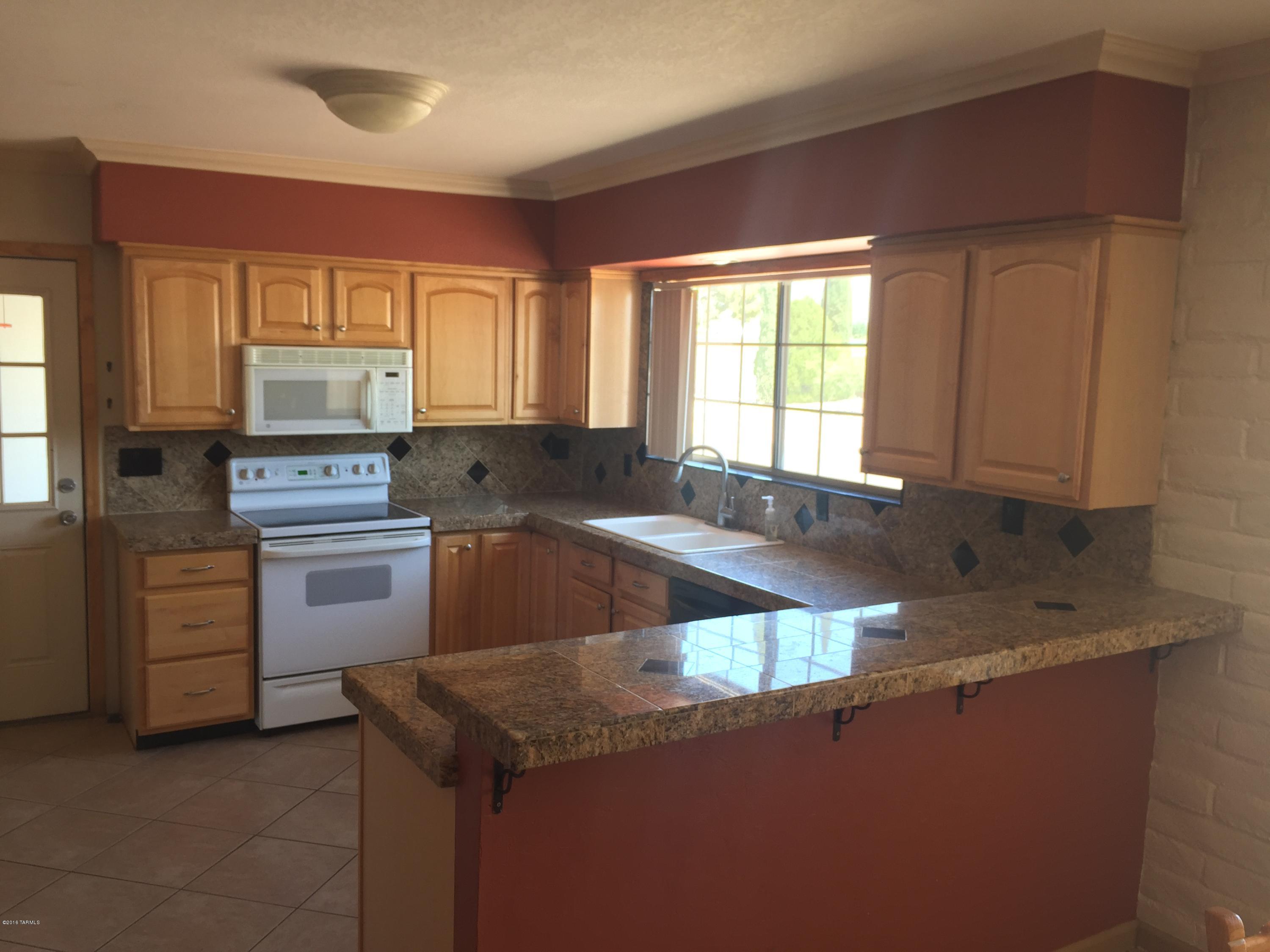 Broadway East (1-112) - Residential