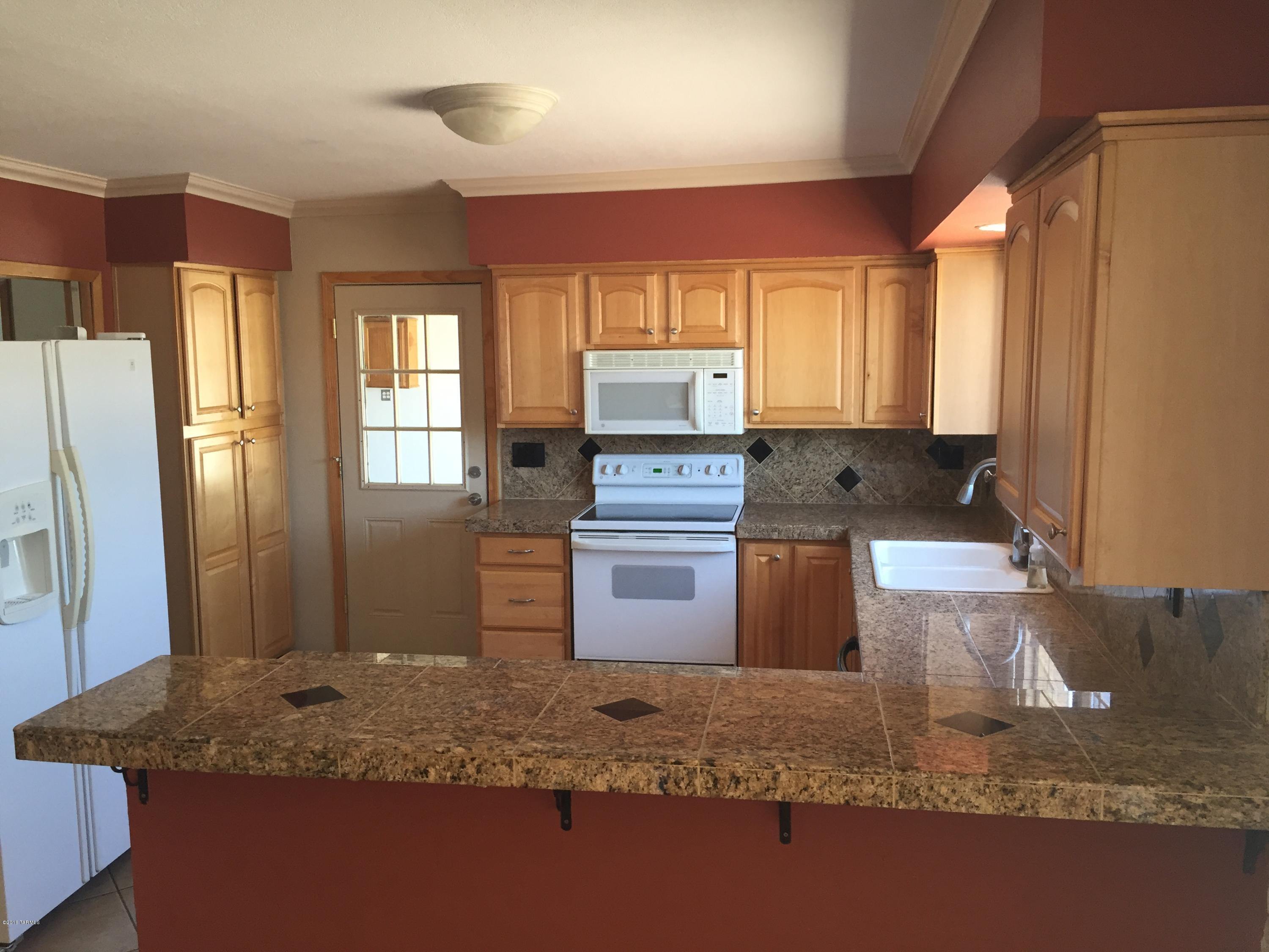Broadway East (1-112) - Residential