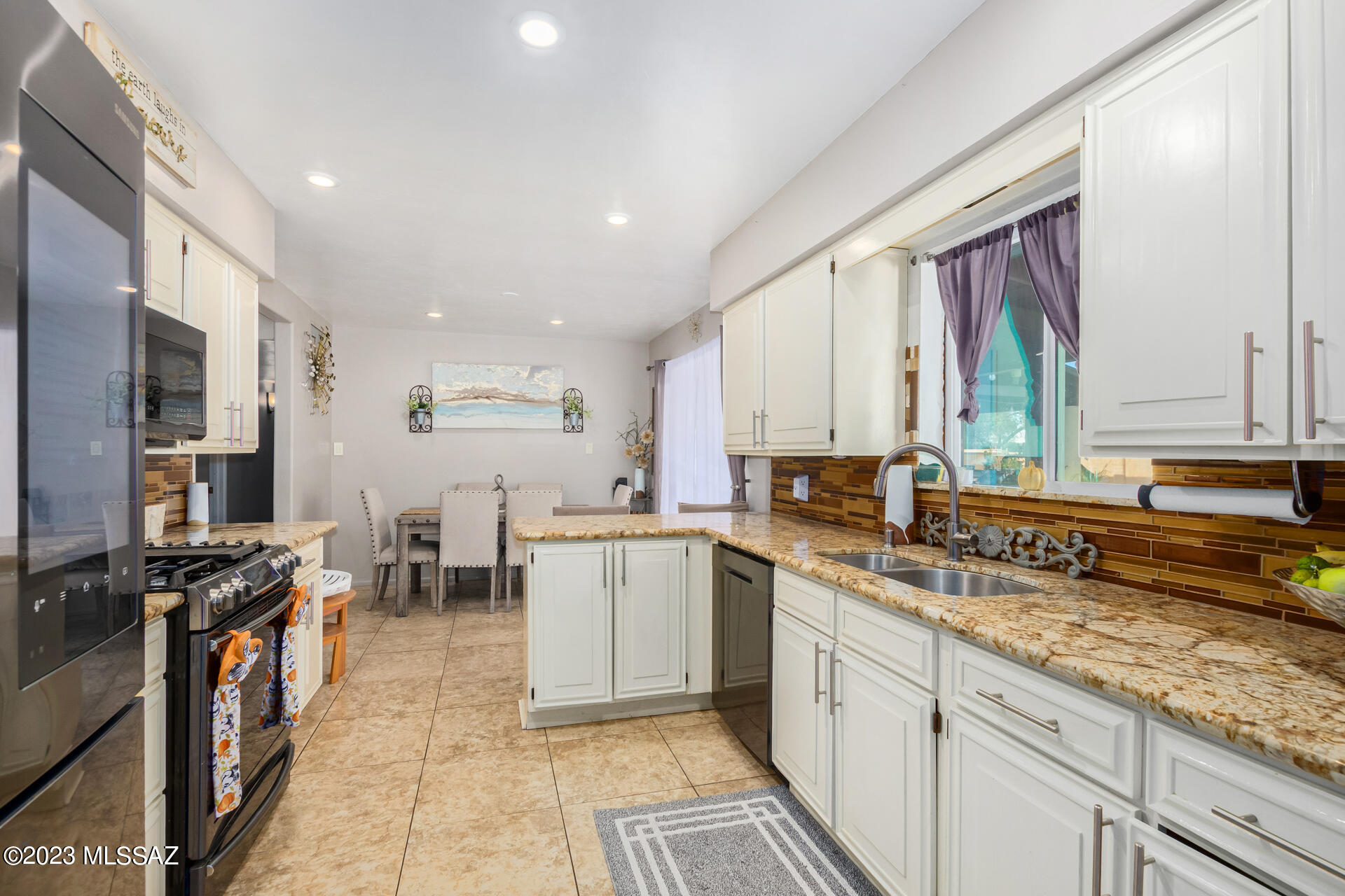 Flowing Wells Est. - Residential