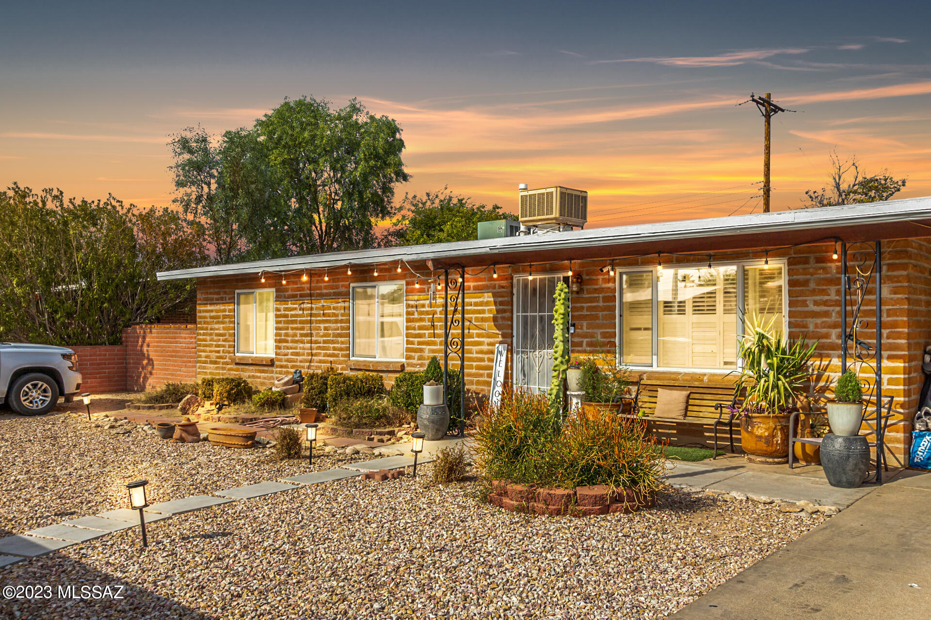 Flowing Wells Est. - Residential