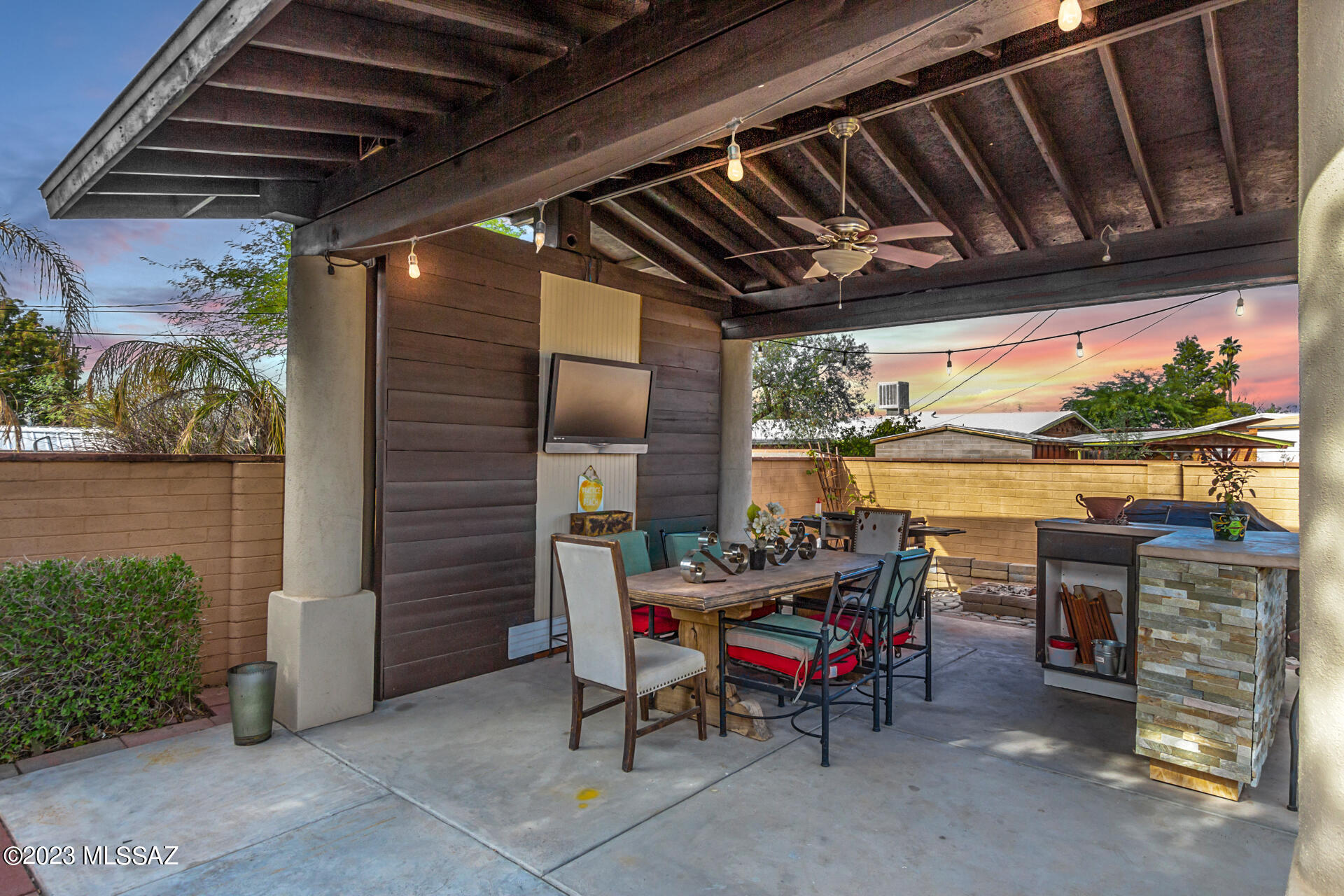 Flowing Wells Est. - Residential