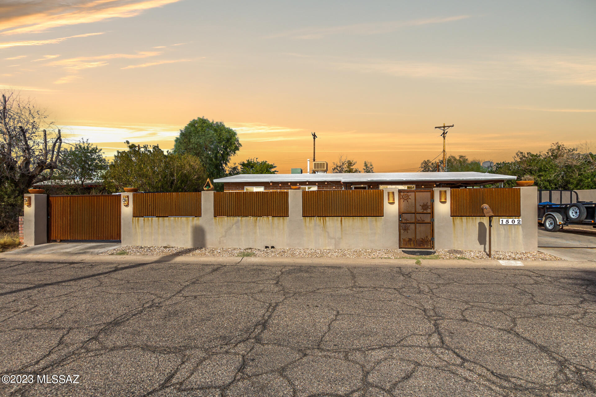 Flowing Wells Est. - Residential