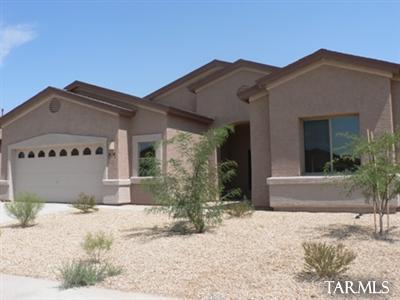 Live in this spacious 3-bedroom, 2-bath home located in Sonoran Ranch Estates. Also has a den, a large great room off the kitchen with tons of cabinet space, granite counter-tops, built-in desk, and eat-in dining area. The master bath includes a garden tub with separate shower and walk-in closet.